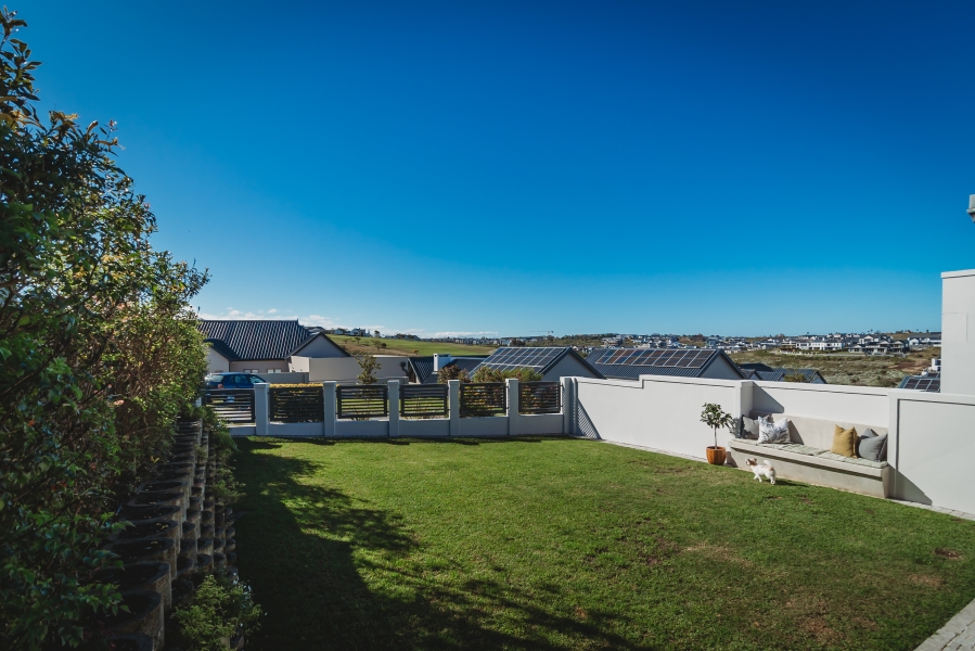 4 Bedroom Property for Sale in Kingswood Golf Estate Western Cape
